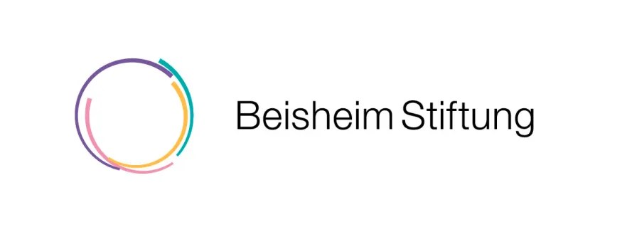 Logo der Beisheim Stiftung mit einem bunten Kreissymbol und Schriftzug.